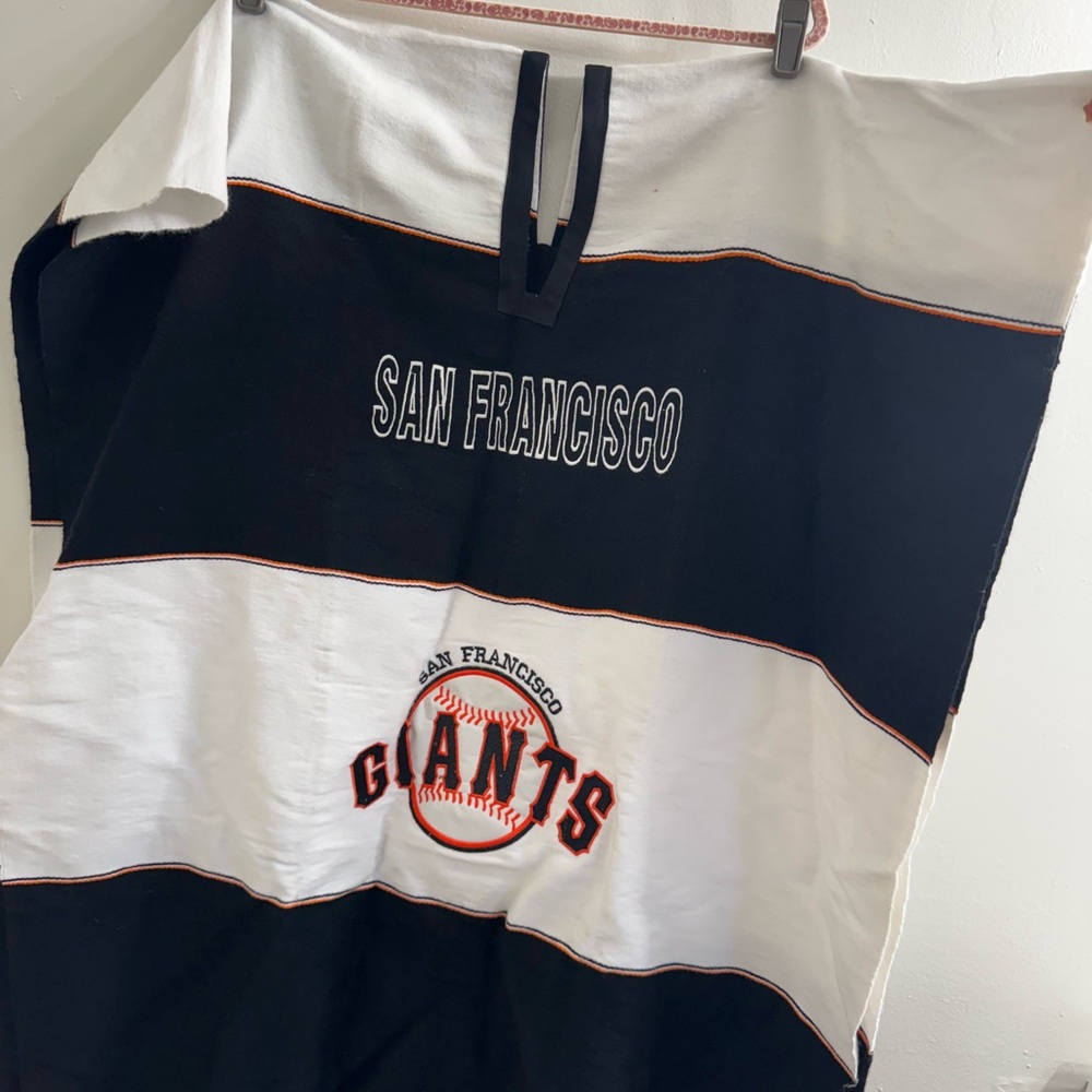 San Francisco Giants Black & White Poncho